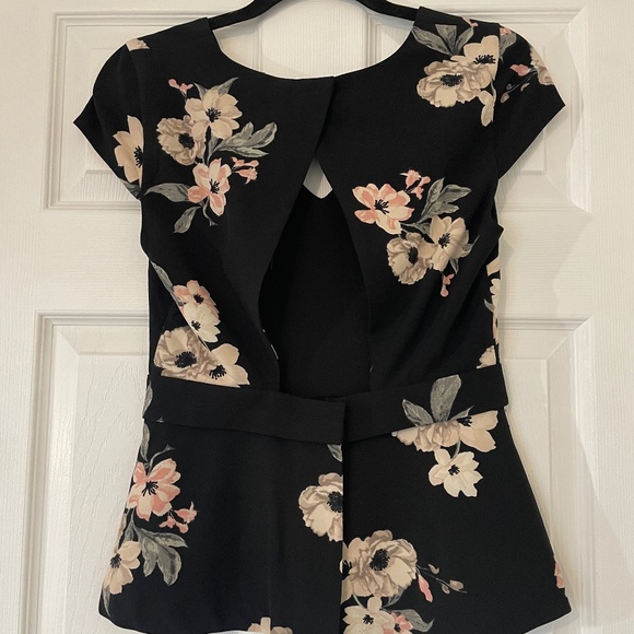 Women's Floral Peplum Top - Picture 2 of 4